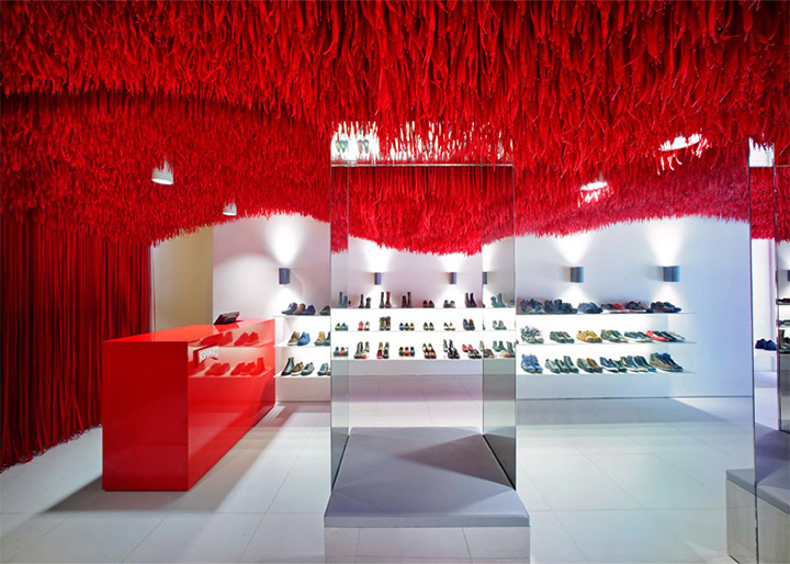 Thiết kế thi công nội thất shop giày Camper từ 30000 sợi dây giày 5