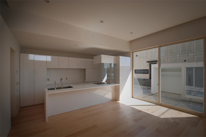 Không gian sống đơn giản trong thiết kế căn hộ hai tầng 2