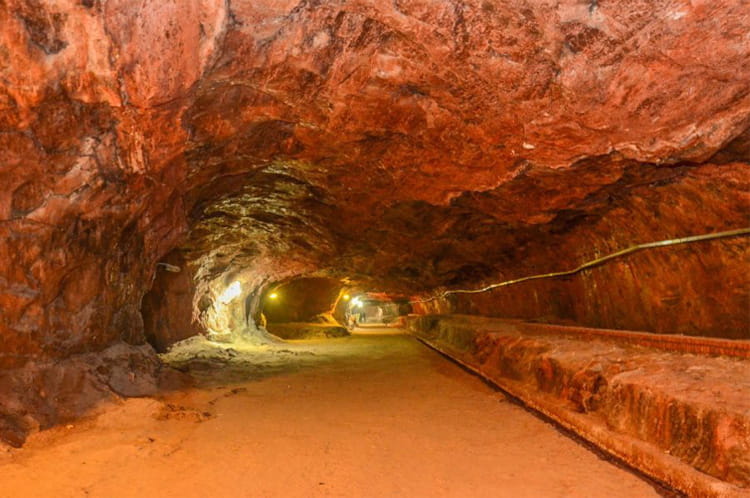 Mỏ khai thác đá muối hồng Himalaya tại Pakistan