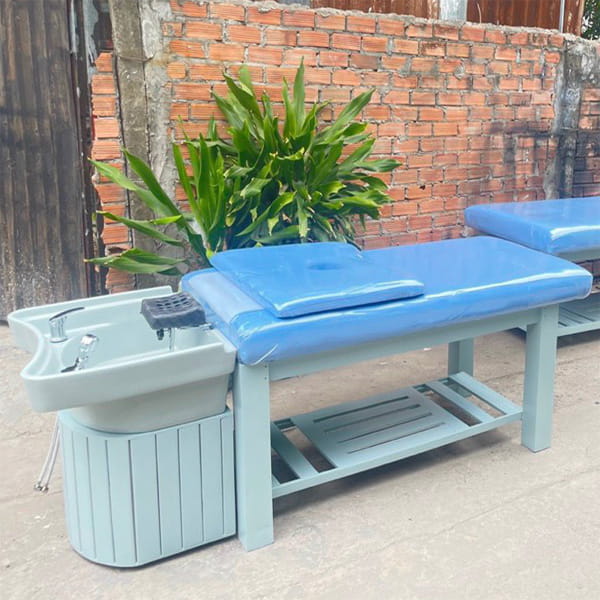 Bạn có thể chọn mẫu giường gội khung gỗ sơn và nệm màu xanh